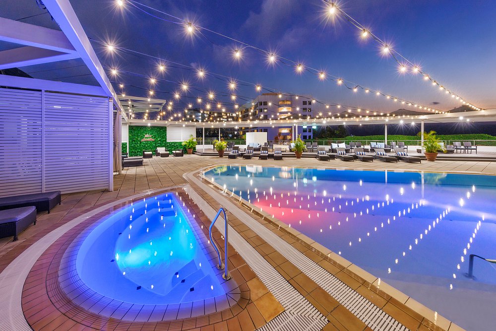 rooftop-swimming-pool564456